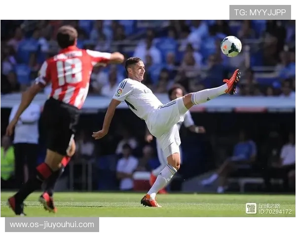 全方位掌握足球垂直颠球动作要领提升控球稳定性的实用方法指南 全方位掌握足球垂直颠球动作要领提升控球稳定性的实用方法指南